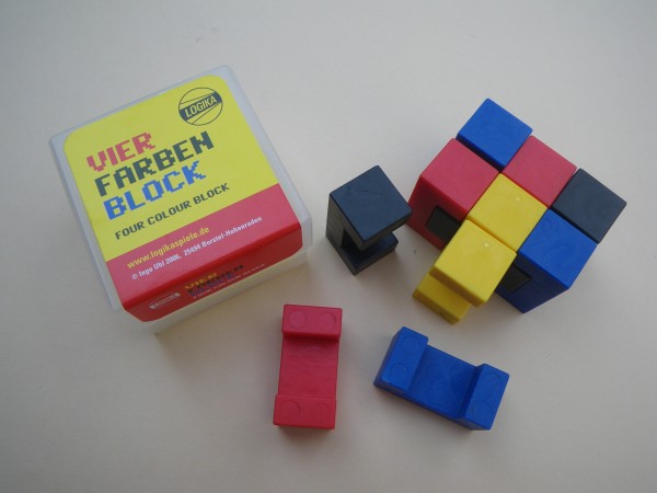 Vier Farben Block